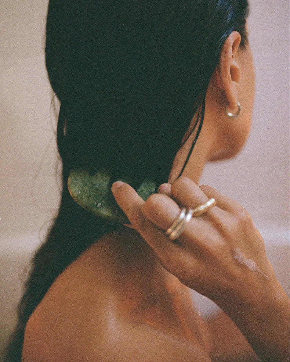 Jade Scalp Stimulator, Hinu