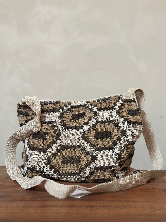 Akainik Bag A15