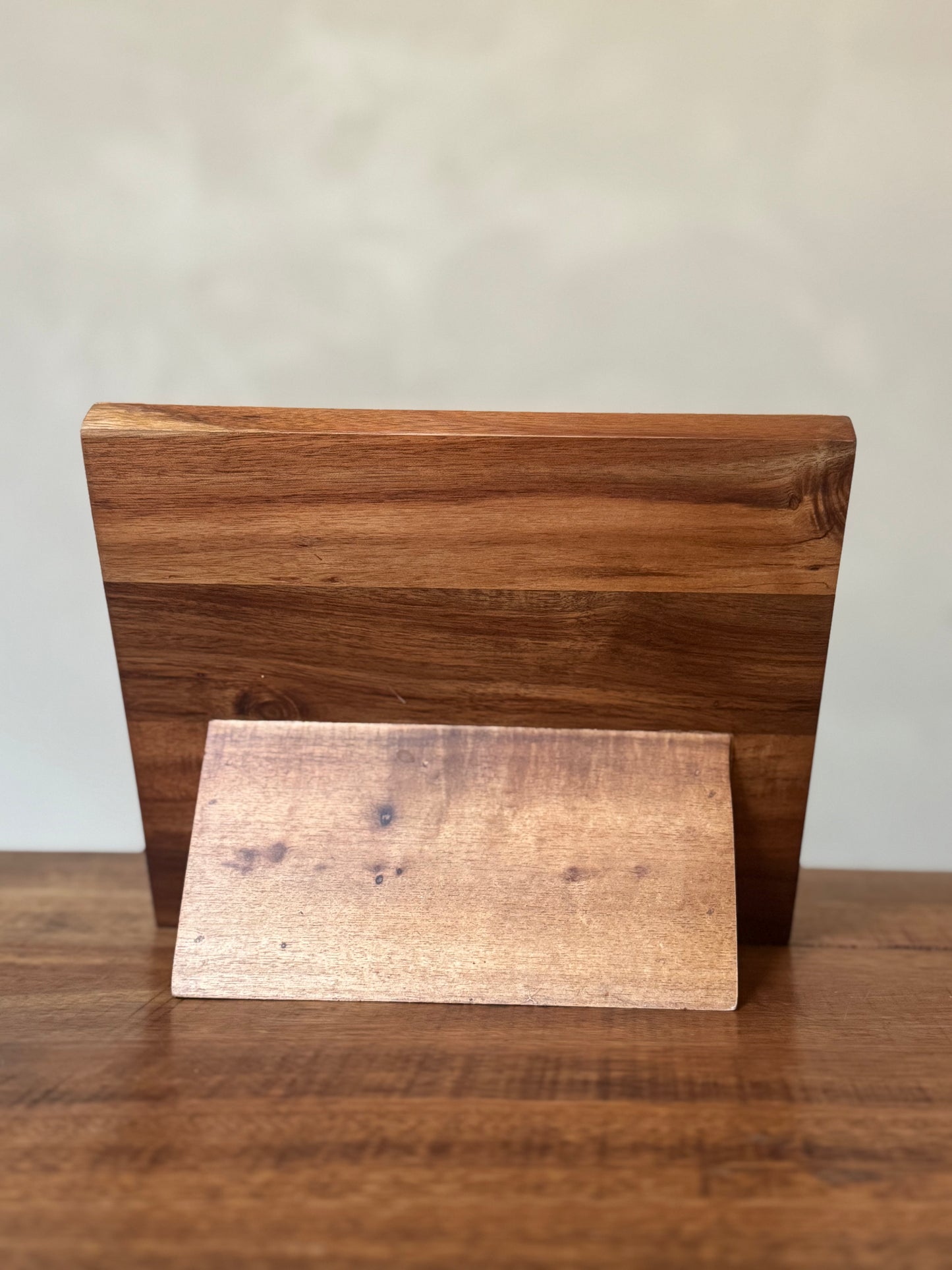 Magnetic Acacia Wood Knife Holder, Authentic Blades