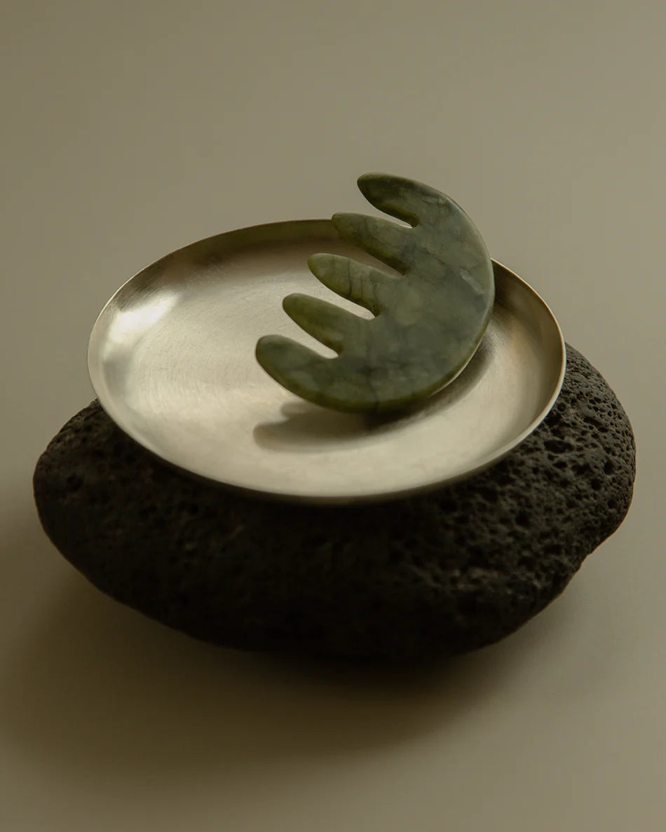 Jade Scalp Stimulator, Hinu